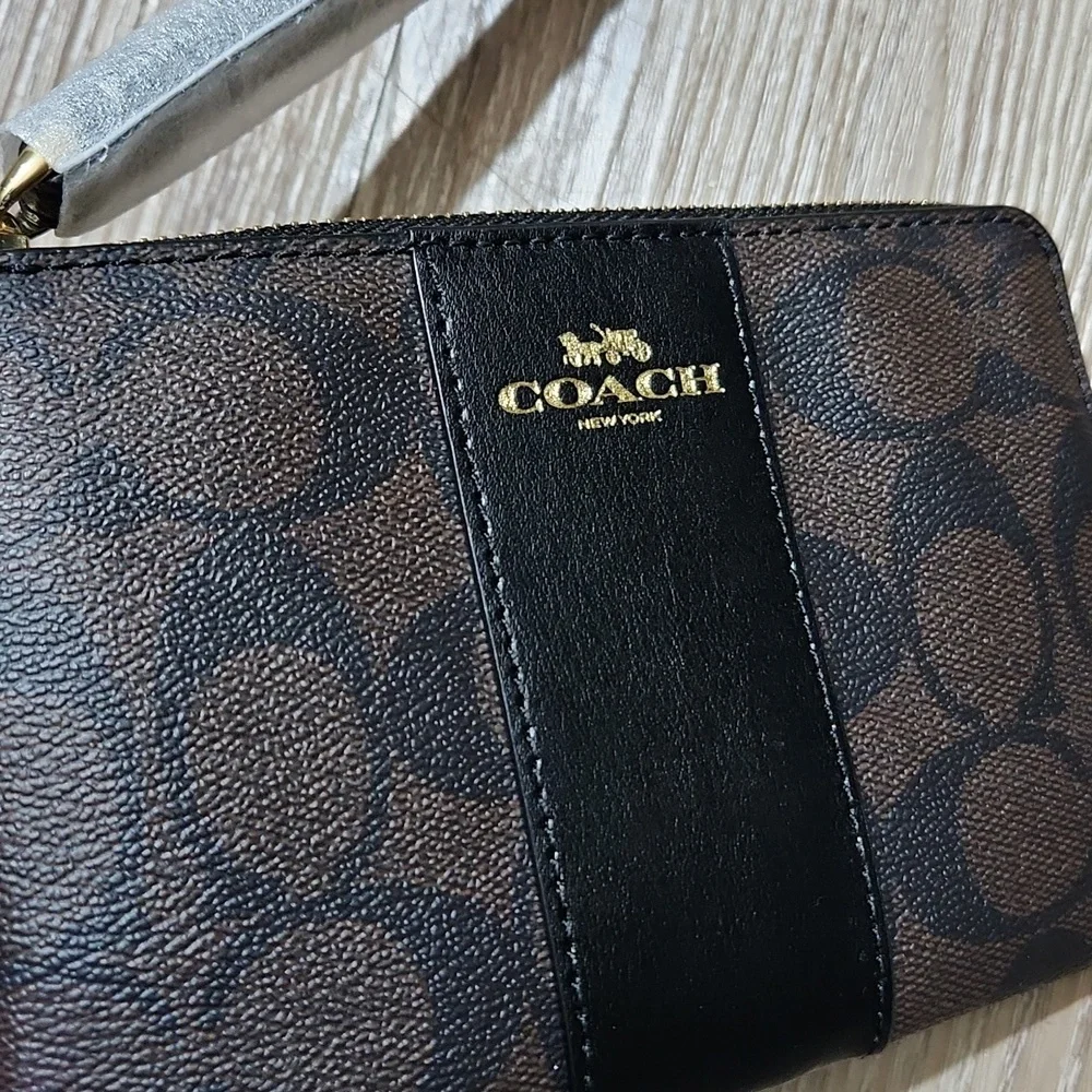 Coach 💠 🔹️corner